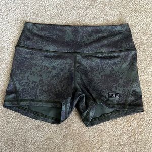 Fleo Shorts